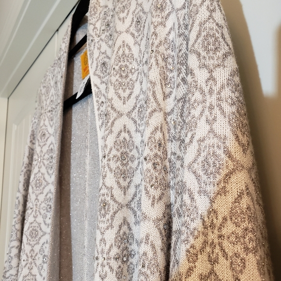 Ruby Rd. Festive Drape Front Cardigan Silver Ombre Pattern 3X - Picture 5 of 8